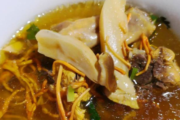 松茸清補涼蟲草雞湯的做法，有哪些功效作用